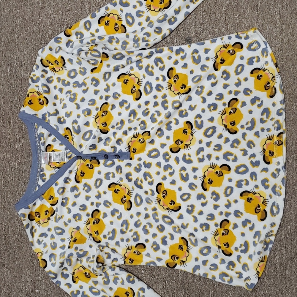 Disney Lion King Women's Size L  Simba Animal Print Fleece Long Sleeve Sleep Top